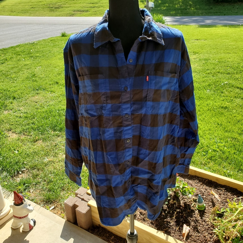 NWT Women's Levi's flannel shirt